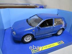 AR657 REVELL 1/18 VW VOLKSWAGEN GOLF GTI BLUE Ref 08862 VERY GOOD CONDITION