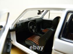 VOLKSWAGEN GOLF GTI 1600 Series 1 White 1/18 VW