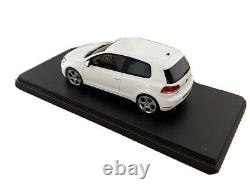Volkswagen Golf MK6 GTI 1/43 scale miniature car VW Looksmart