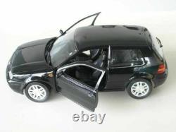 Volkswagen VW Golf 4 GTI 1:18 Revell Die-Cast Model Black 089459091 New