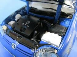 AR657 REVELL 1/18 VW VOLKSWAGEN GOLF GTI BLEUE Ref 08862 TRES BON ETAT