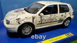 VOLKSWAGEN GOLF GTI blanc bande dessinée 1/18 REVELL 08862 voiture muniature col