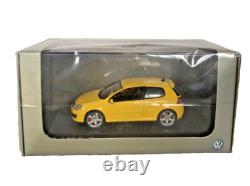 Volkswagen Golf MK5 GTI Pirelli Edition échelle 1/43 VW Norev modèle